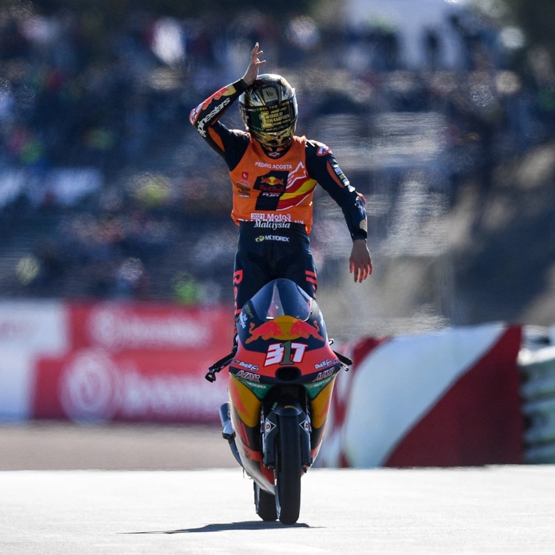 <span style='color:#780948'>ARCHIVED</span> - 17-year-old from Mazarron crowned World Moto3 Champion