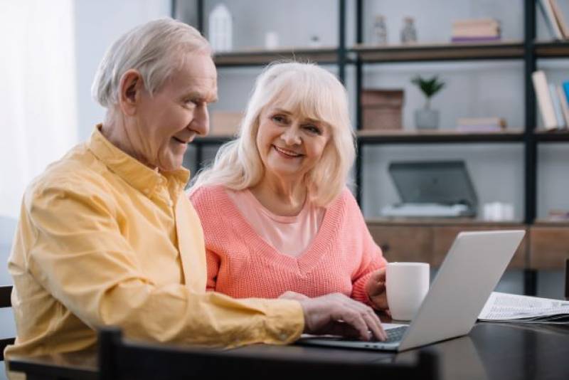 <span style='color:#780948'>ARCHIVED</span> - British retirees moving to Murcia love this easy way to get visas and NIEs online