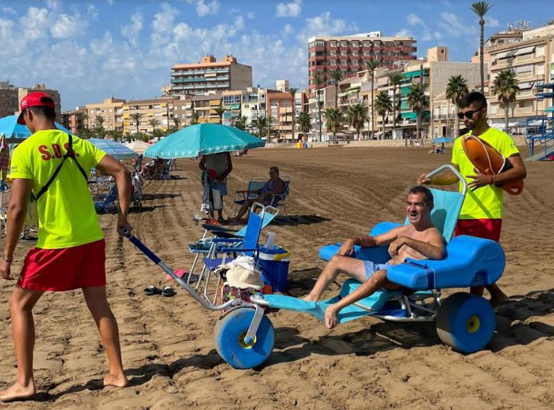 <span style='color:#780948'>ARCHIVED</span> - Assisted bathing at Mazarron beaches summer 2022