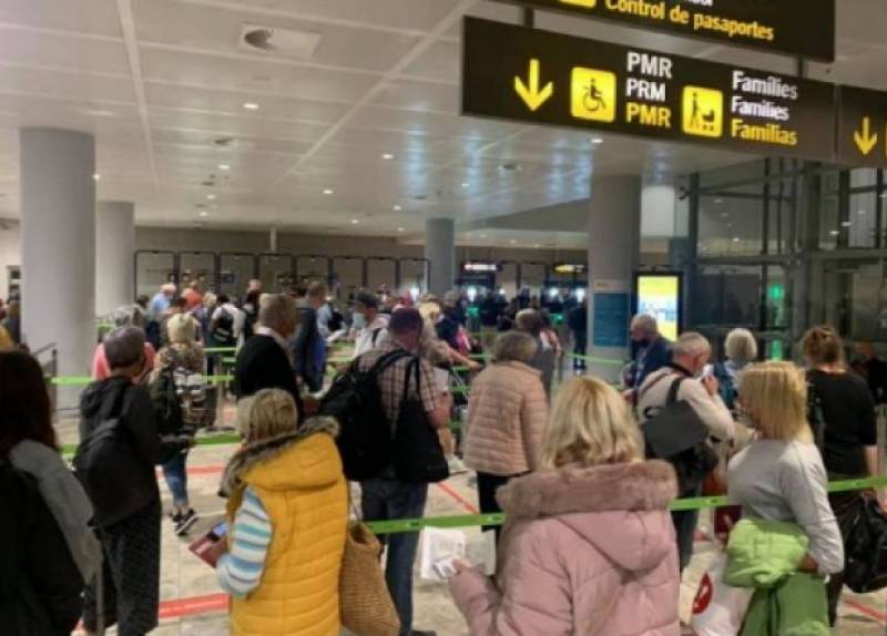 Golden holiday: Spanish and foreign tourists fill the Costa Blanca