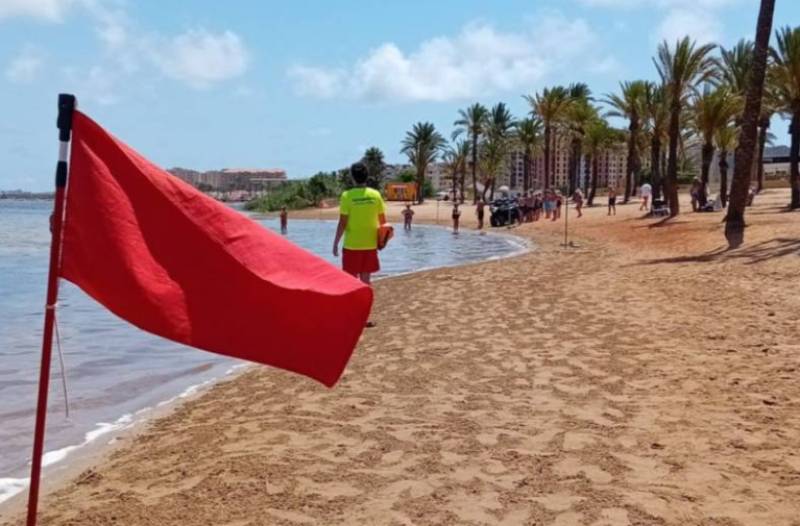 Murcia begins the week with 6 red flags as sea conditions turn rough