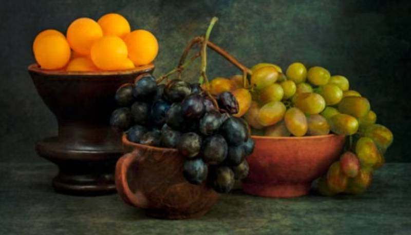 Early Alicante grapes and shrinking Valencian orange harvests face a challenging year